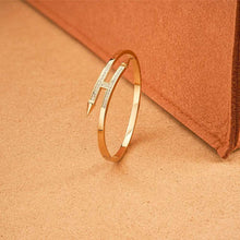 Load image into Gallery viewer, SPIKE BRACELET