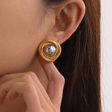 Load image into Gallery viewer, DUCHESS EARRINGS