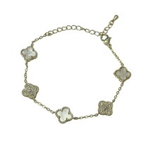 Load image into Gallery viewer, SERAPHINA CLOVER BRACELET