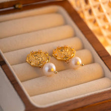 Load image into Gallery viewer, VINTAGE PEARL EARRINGS
