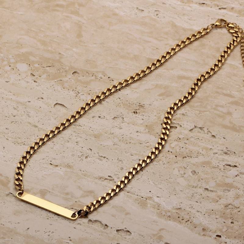 CIARA BAR NECKLACE