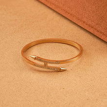 Load image into Gallery viewer, SPIKE BRACELET
