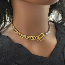 Load image into Gallery viewer, METAL CLASH NECKLACE
