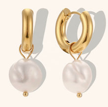 Load image into Gallery viewer, PEARL DROP EARRINGS
