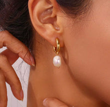 Load image into Gallery viewer, PEARL DROP EARRINGS
