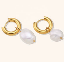 Load image into Gallery viewer, PEARL DROP EARRINGS
