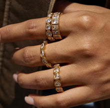 Load image into Gallery viewer, ROUND  ETERNITY BAND
