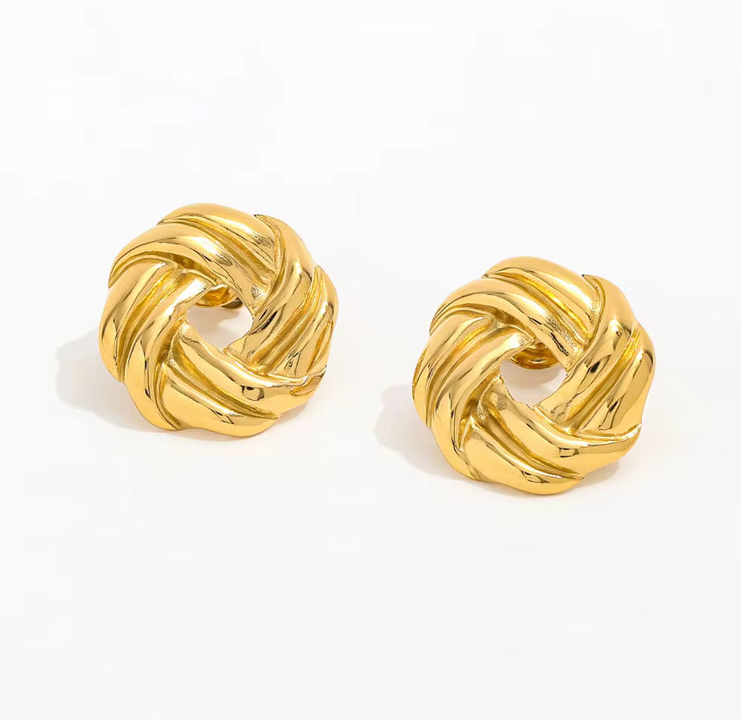 MIRANDA STUDS