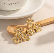 Load image into Gallery viewer, ELARA STATEMENT STUDS
