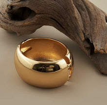 Load image into Gallery viewer, PRESTIGE BANGLE

