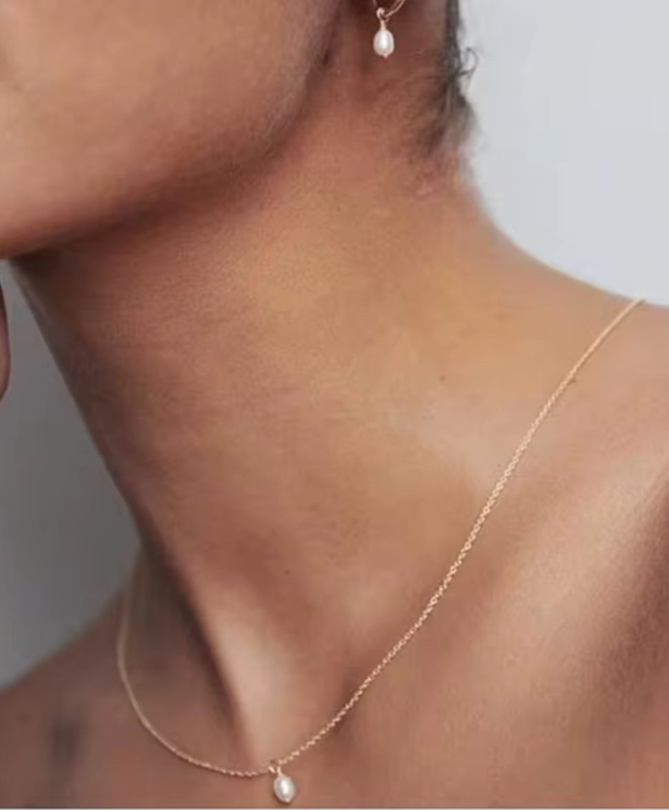 PEARL DROP NECKLACE