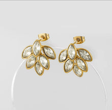 Load image into Gallery viewer, MARLO EARRINGS
