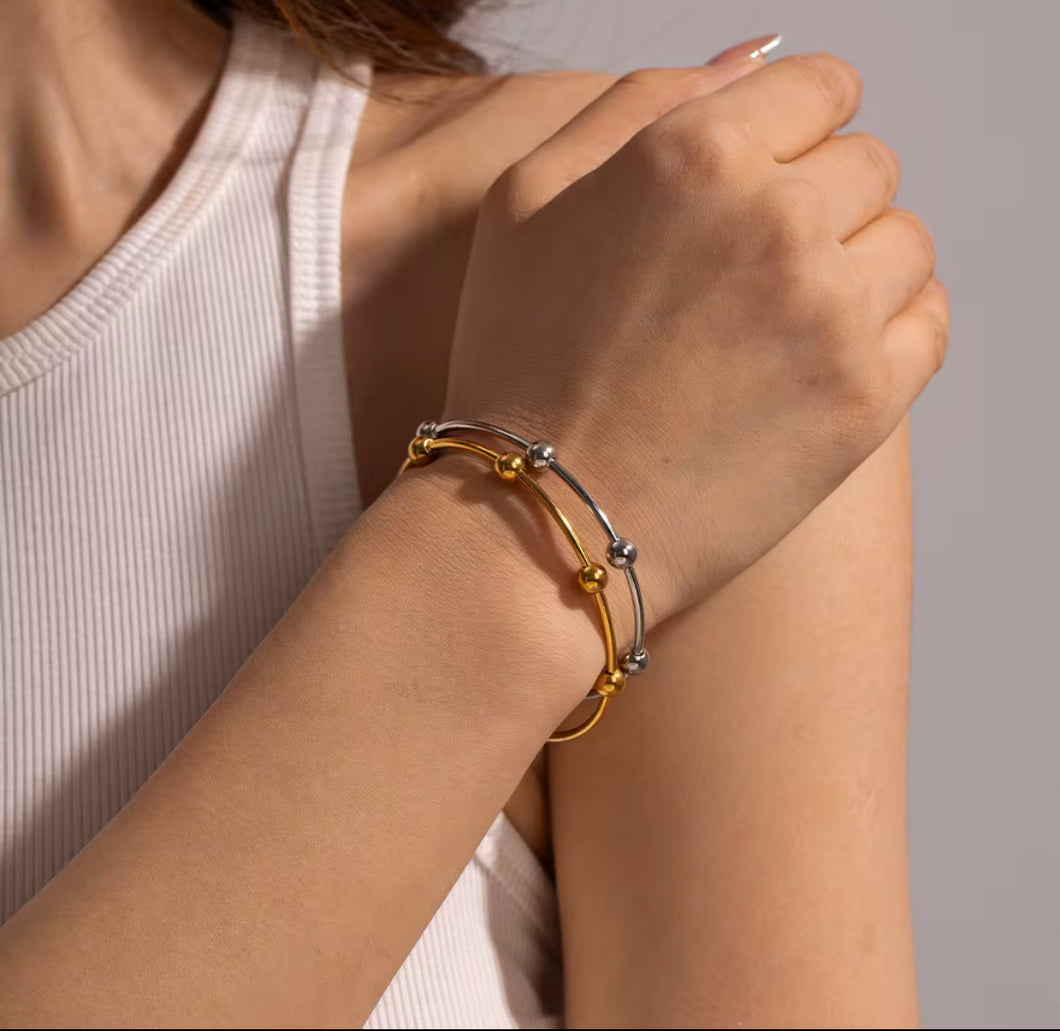 DAINTY CUFF
