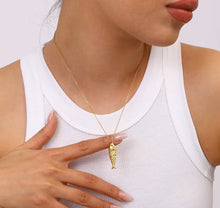 Load image into Gallery viewer, LISA NECKLACE
