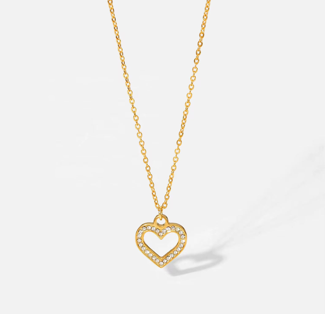 DIAMOND HEART NECKLACE