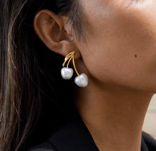 Load image into Gallery viewer, CHERRY PEARL EARRINGS
