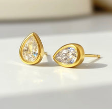 Load image into Gallery viewer, PETAL DROP EARRINGS
