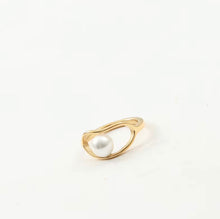Load image into Gallery viewer, PAIGE PEARL RING

