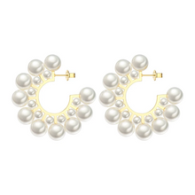 Load image into Gallery viewer, CHARLESTON PEARL HOOP
