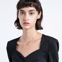 Load image into Gallery viewer, CRISS CROSS NECKLACE
