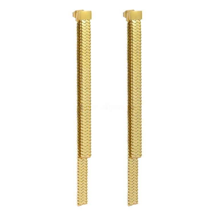 SLEEK AND SEXY EARRINGS