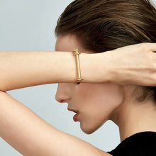 Load image into Gallery viewer, SHE&#39;S GOT THE LOOK BRACELET - Katie Rae Collection
